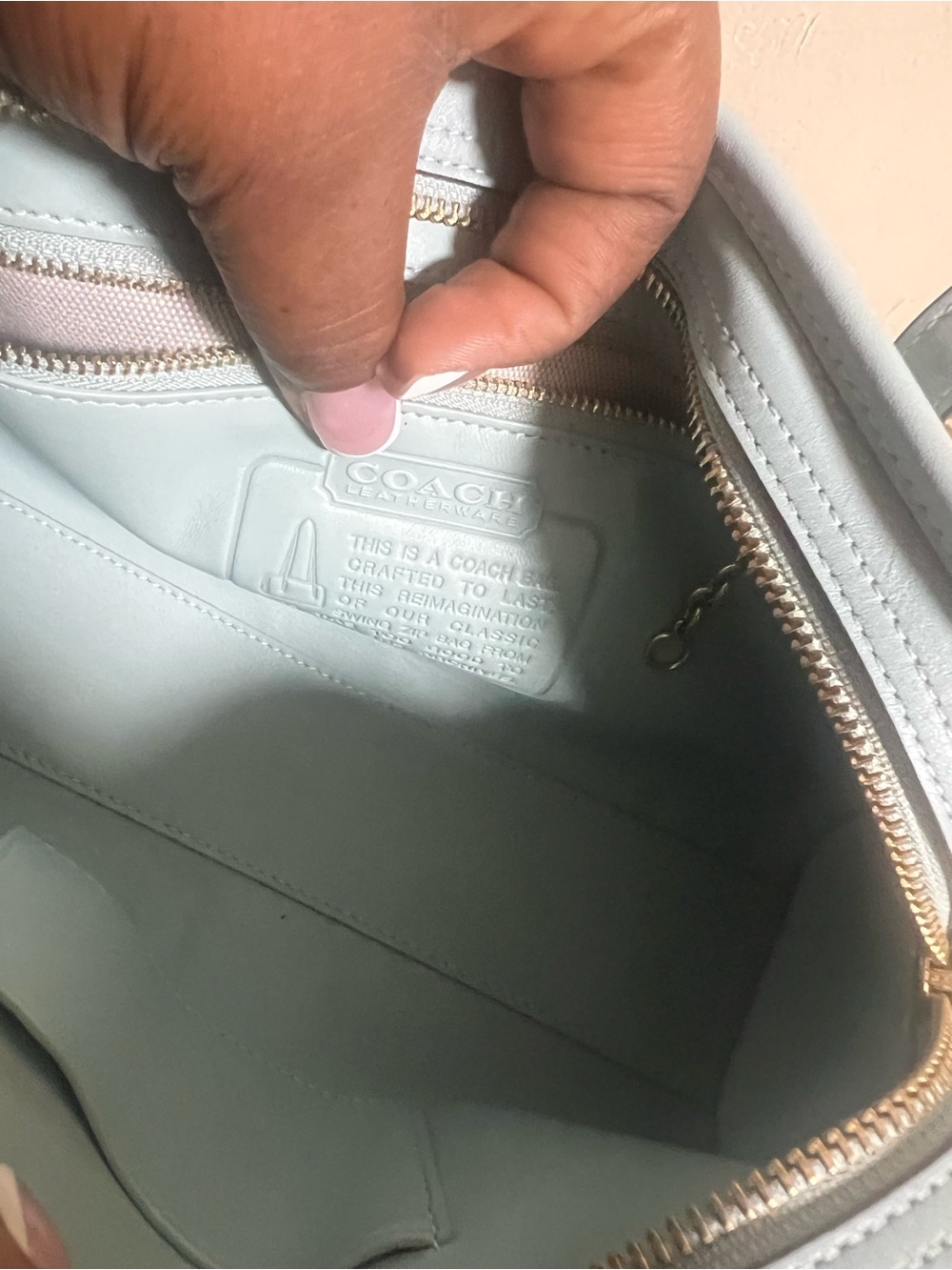 coach swing zip - Picture 4 of 4